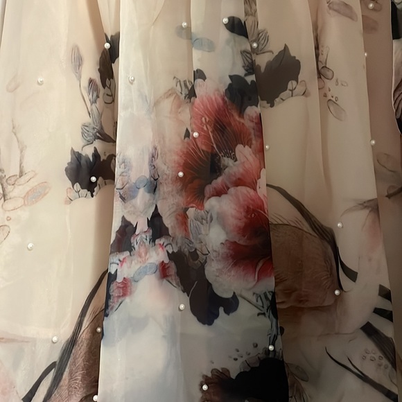 Cream coloured skirt with blue and pink floral print from honey. - Picture 2 of 7